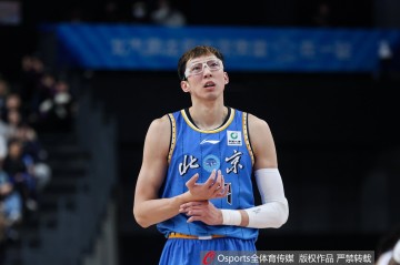 这场打得像外援！周琦终结十分高效 砍下23分13板&amp;抢到7前场板